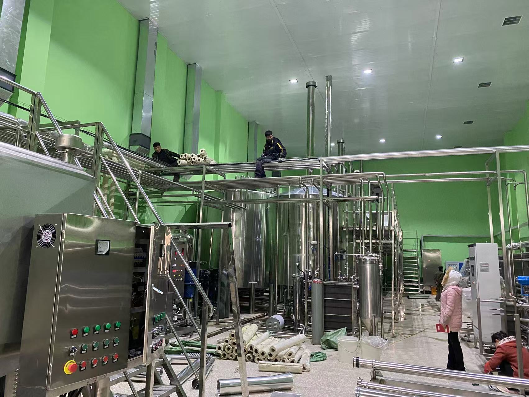 兴庆精酿啤酒设备厂—精酿啤酒设备制造:传承工艺与创新科技的交融